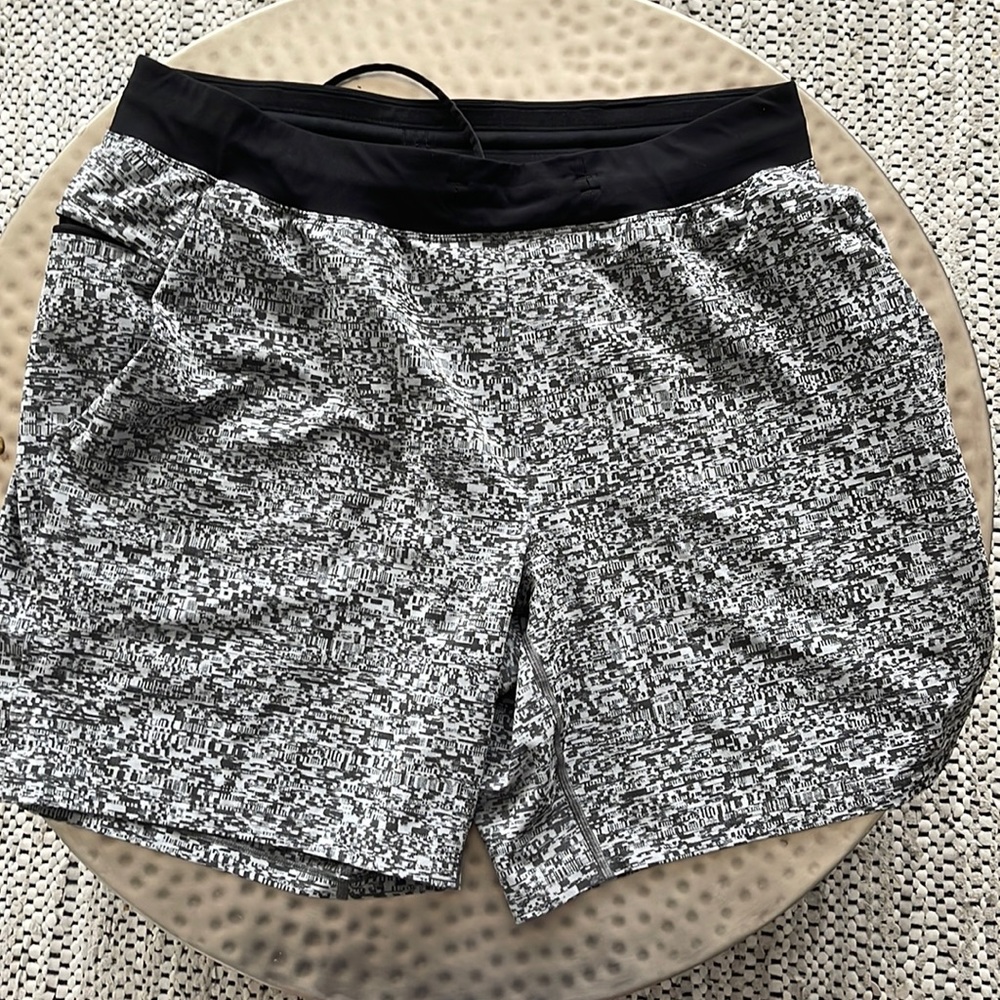 lululemon T.H.E. 7” Linerless (XL/Vapor Black)
